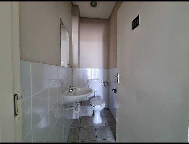105M² OFFICE TO LET IN CENTURY CITY